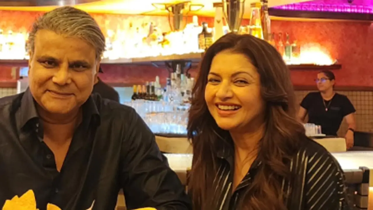 Bhagyashree enjoys at Times Square with husband Himalaya