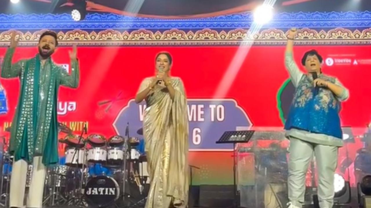 Rupali Ganguly enjoys dandiya night amidst the soulful voice of Falguni Pathak