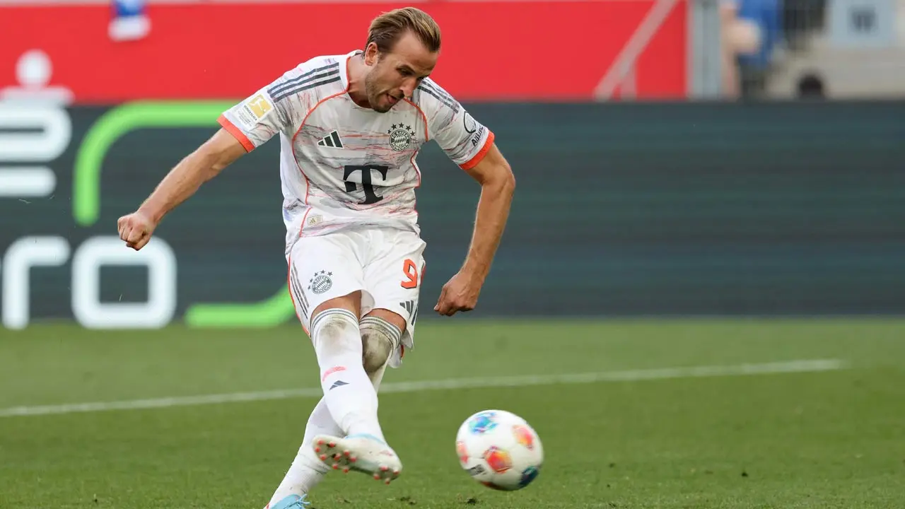 Bundesliga: Harry Kane hits another Bayern hat-trick as Hamburg get first win