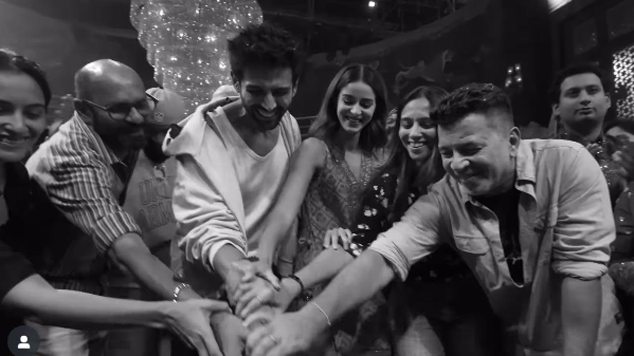 Tu Meri Main Tera Main Tera Tu Meri: It`s a wrap for Kartik and Ananya