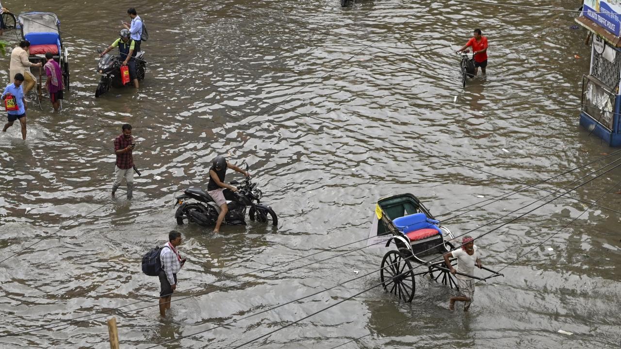 Kolkata rains: Bengal govt to provide Rs 2 lakh ex gratia to kin of those killed in rain-related incidents, says CM Mamata