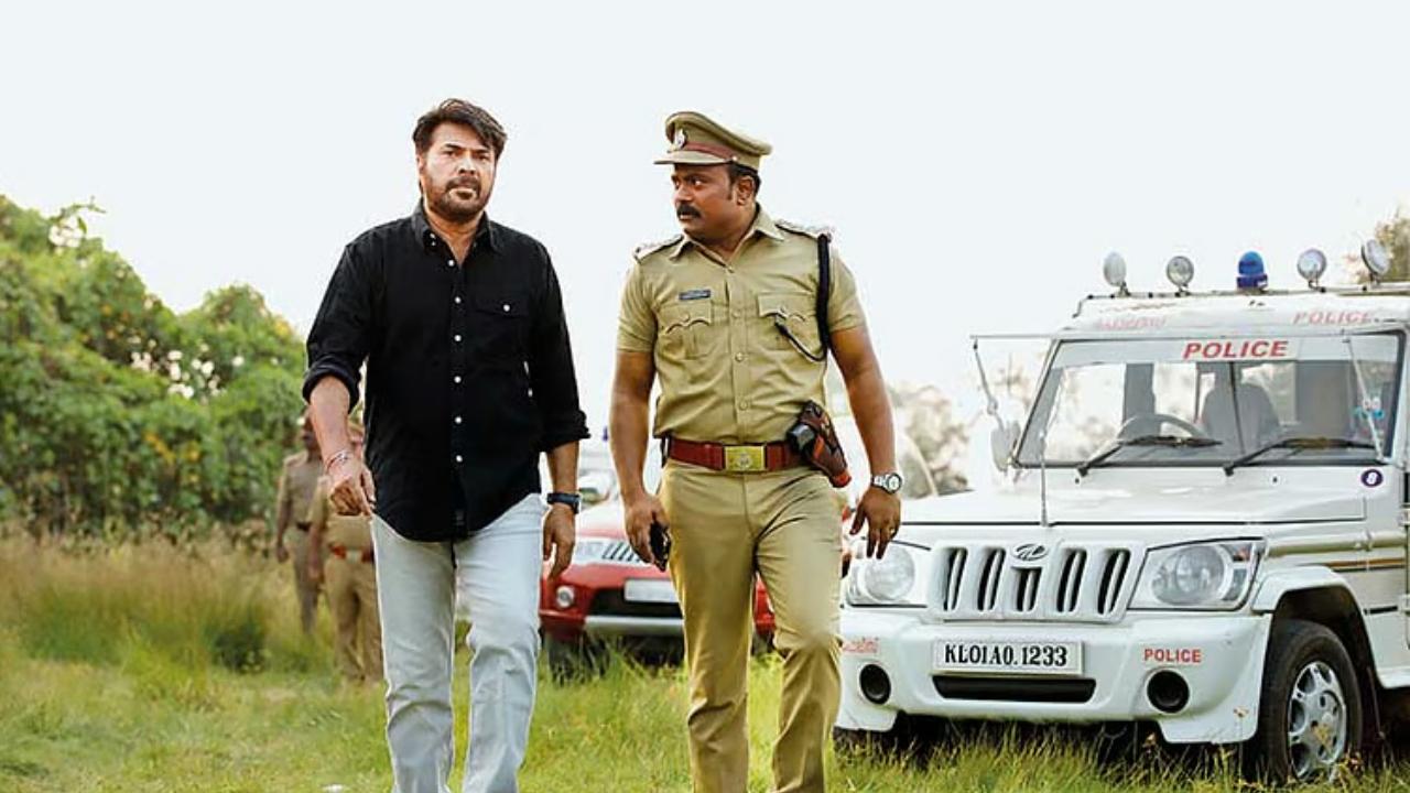 Abrahaminte Santhathikal
This one is a Malayalam crime thriller where a police officer, Derick Abraham (Mammootty), faces a dilemma when his brother Philip (Anson Paul) becomes a suspect in a murder investigation, forcing him to balance his duty and family obligations.