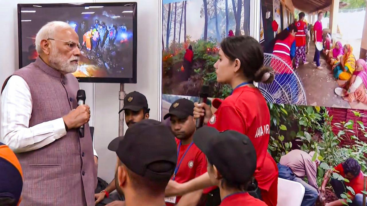 During his visit, PM Modi met with Chief Minister Sukhvinder Singh Sukhu and other state officials to discuss relief measures and review the situation