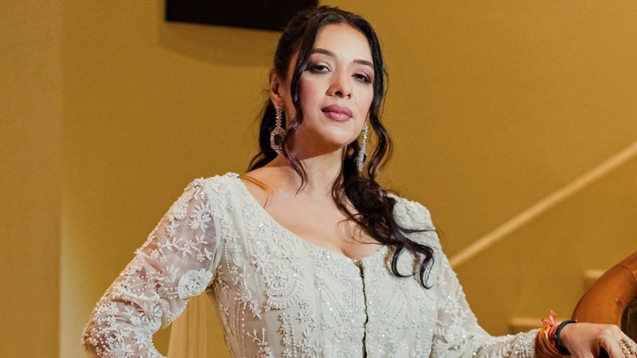 Rupali Ganguly blasts trade advisor Peter Navarro for his 'Brahmins profiteering'remark: 'Hide your record of blunders'