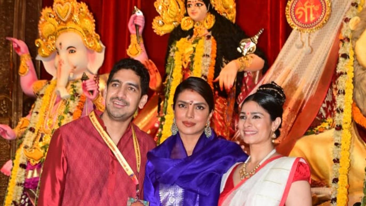 Priyanka Chopra spotted seeking blessings at Durga Puja Pandal