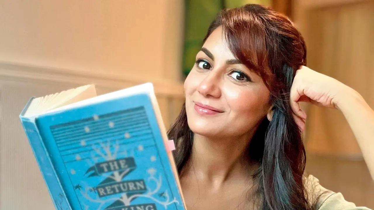 <p><strong>At the Existentialist Caf&eacute;</strong></p>
<p>Sriti Jha, actor, Malad<br />I READ Sarah Bakewell&rsquo;s book recently and it has consumed my reading life. The book is a philosophical and historical account of existentialism as a philosophy. It puts existentialism in the socio-cultural context of post and pre-world war Europe and the world. Sartre, Beauvoir, Camus (and many more) walk into caf&eacute;s and bars causing rebellion, while listening to jazz and dancing to blues, sipping coffee and apricot cocktails.</p>