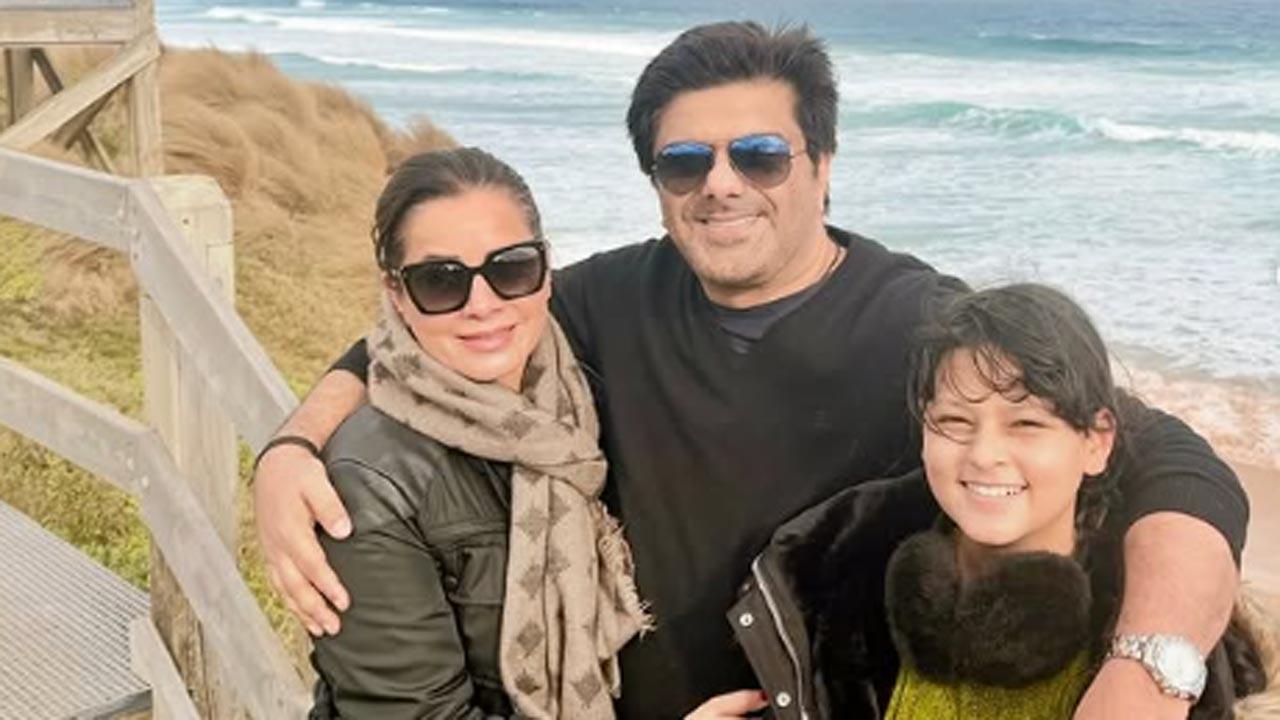 Neelam Kothari wishes husband Samir Soni on his birthday with throwback pics