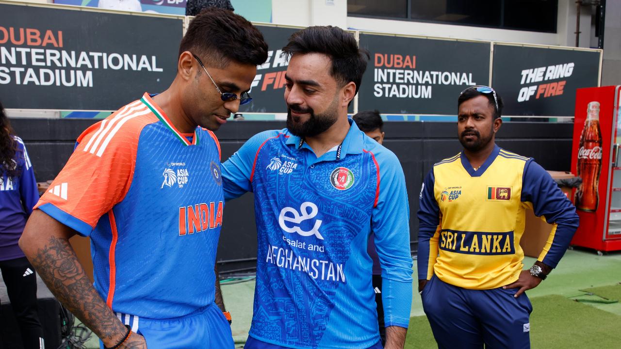 India captain Suryakumar Yadav shared a light moment with Afghanistan’s Rashid Khan during the captains’ meet. The two teams are placed in separate groups, India in Group A and Afghanistan in Group B (Pic: X/@ICC)