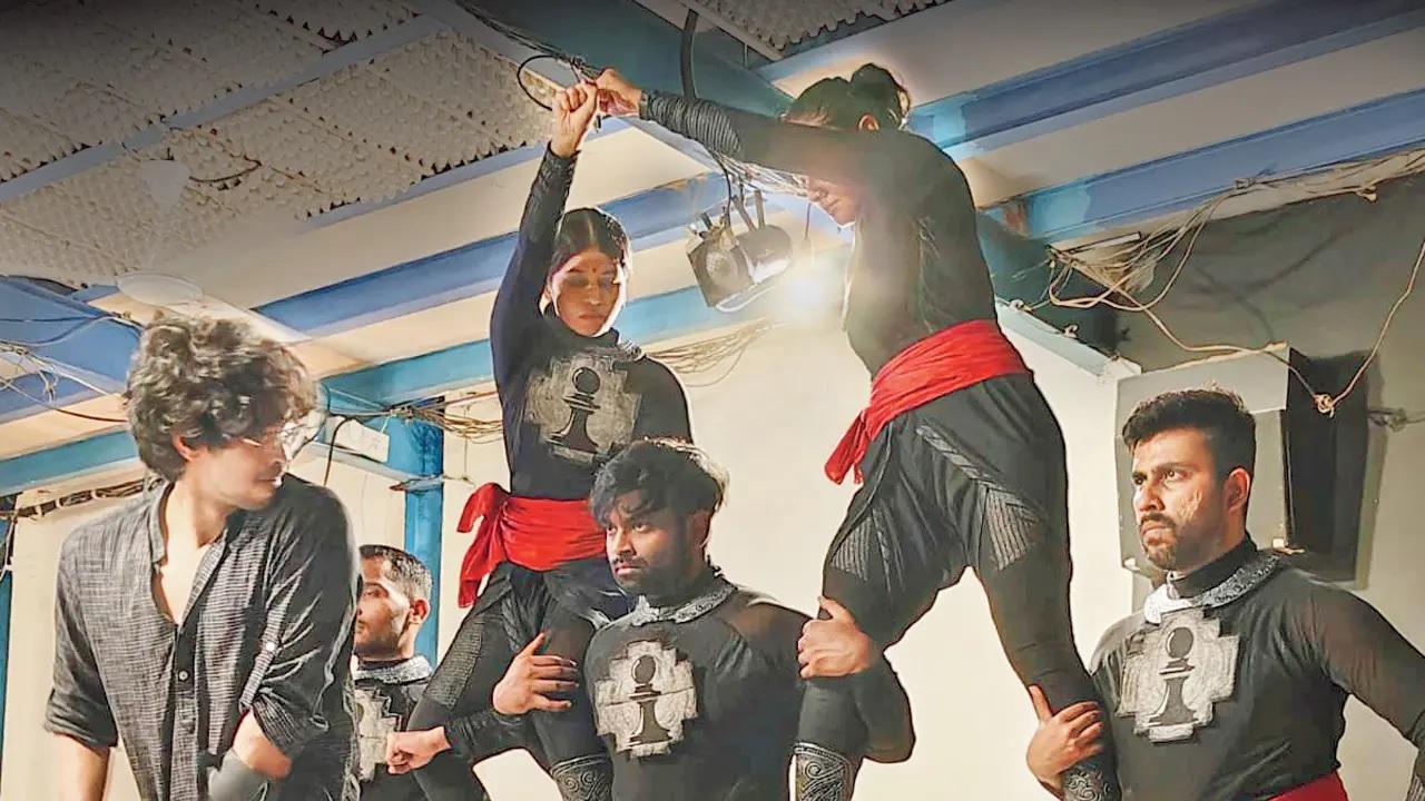 SundaySquare up to the stageNikhil Katara’s The Stalemate dives into a drama centred on trauma, survival and crime expressed through a Chessboard on stage. With Kalaripayattu and Kathak as opposing moves, expect an enthralling evening. Time 7 pmAt The Royal Opera House, Charni Road, Girgaon.  Log on to in.bookmyshow.comCost Rs 400