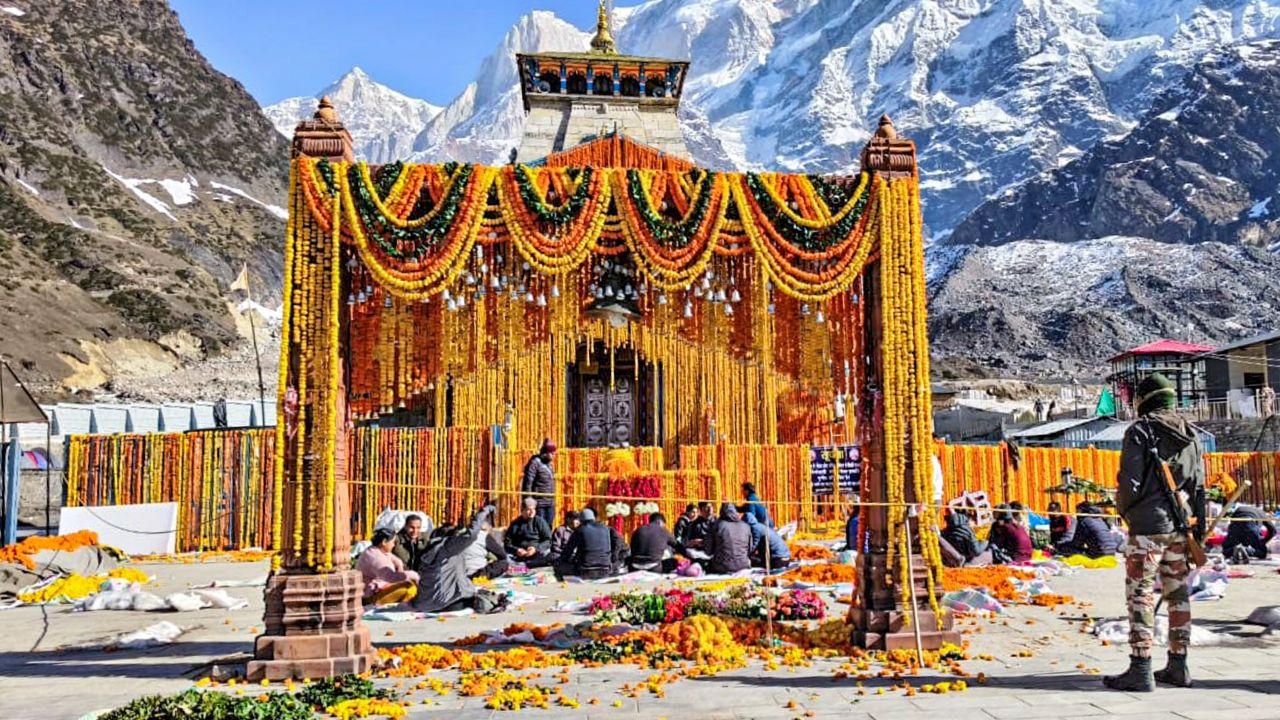 The procession signifies the return of the deity from Ukhimath to Kedarnath, an important ritual before the temple doors are opened to the public