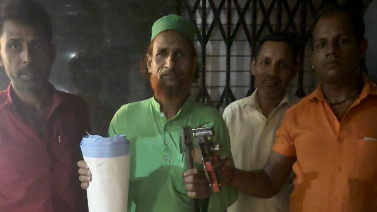 Mohammed Ali and his team, who is into the business of plastic packing the consignments claimed that the increase in rates of plastic and packaging raw material, low order, losses and men migrating