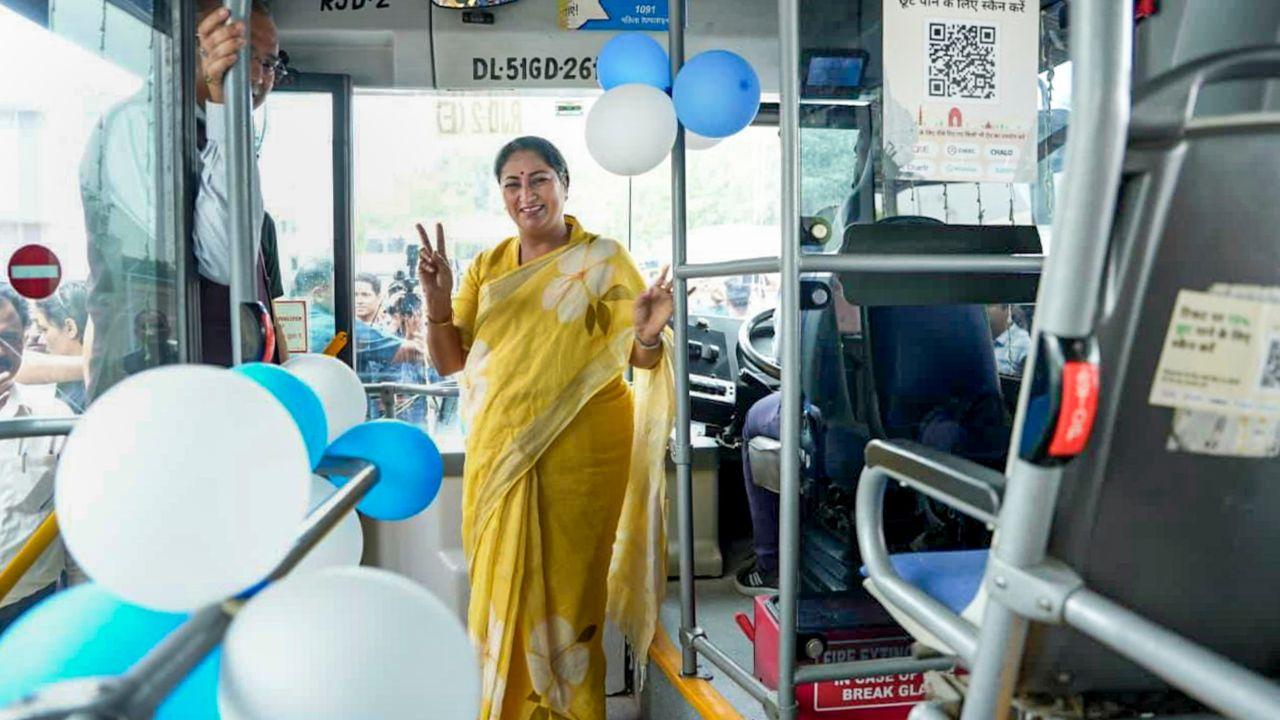 With the addition of these buses, 4,550 of the 6,300 public transport buses in the capital are now electric buses, the chief minister said at the event