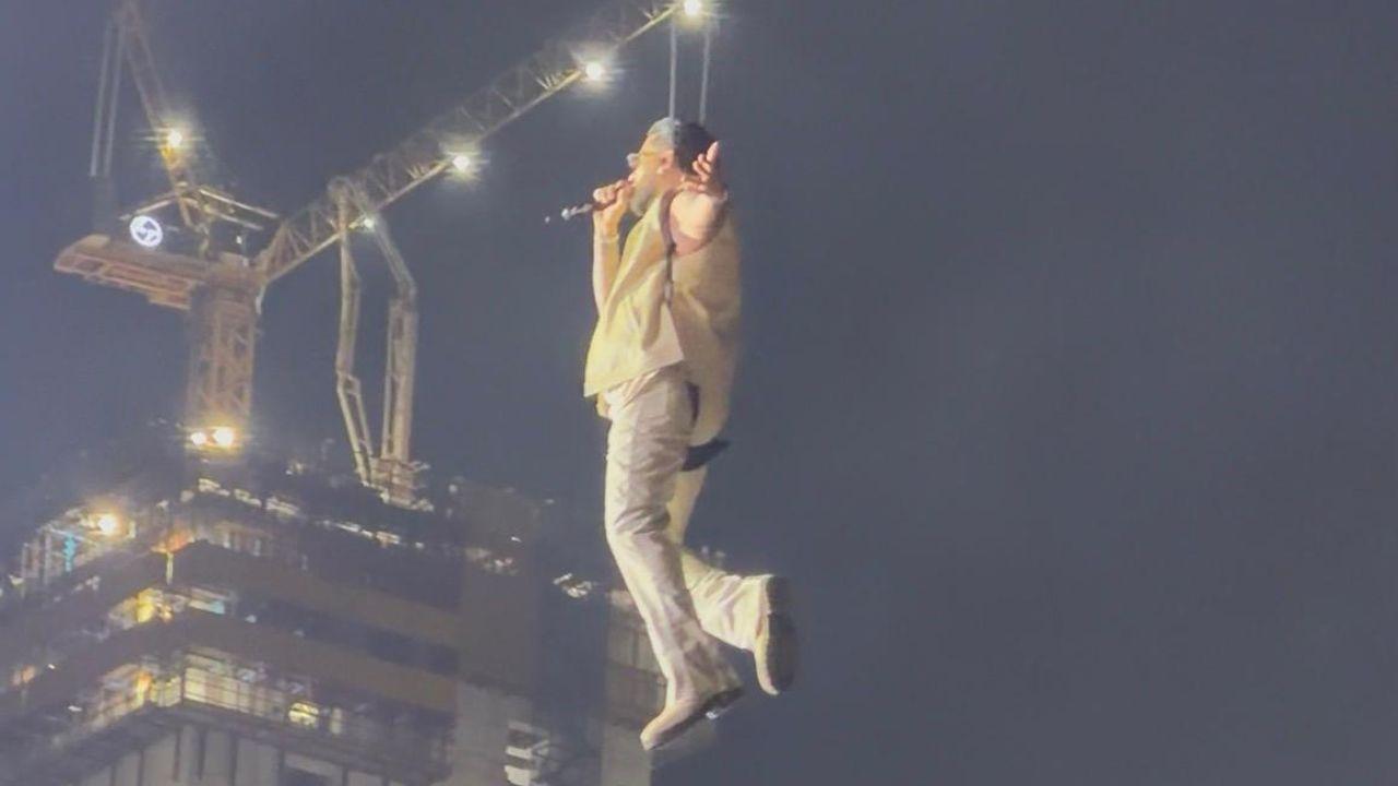 One of the major highlights of Karan Aujla's Mumbai 2.0 show was when he went mid-air on a zipline while singing &ldquo;On Top", and it got even better