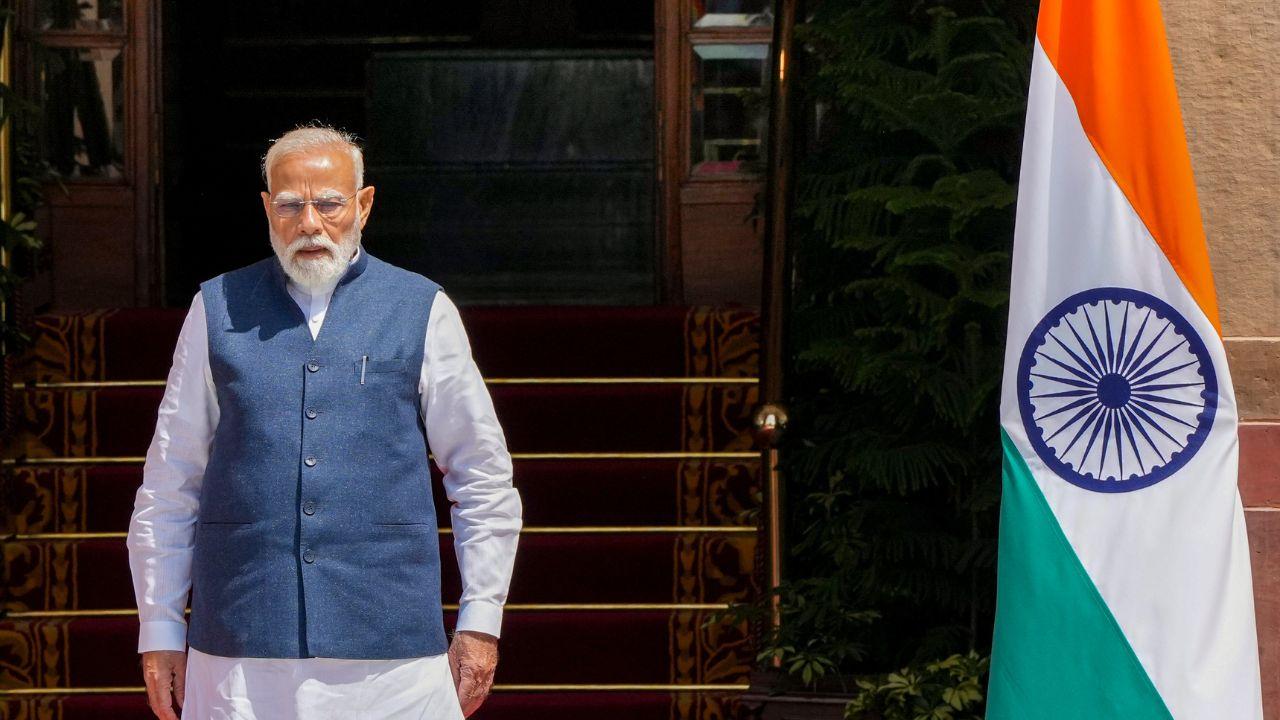 Ahead of his meeting with Prime Minister Modi, the Austrian Chancellor laid a wreath at Rajghat and paid homage to Mahatma Gandhi