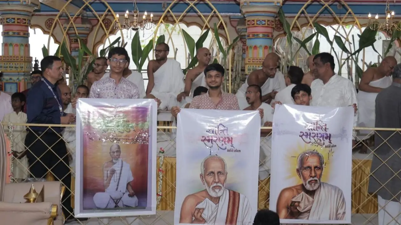 Messages from Maharashtra Chief Minister Devendra Fadnavis and Gujarat Chief Minister Bhupendra Patel&nbsp; feature in the book&nbsp;