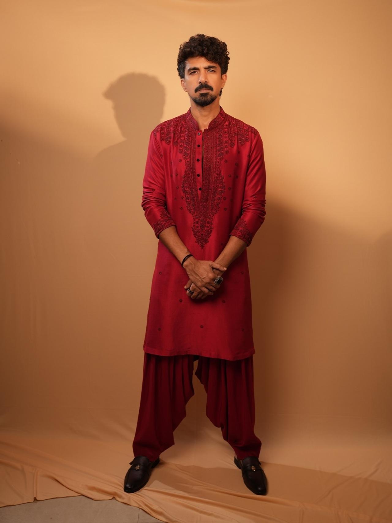 Keeping it solid and effective with the accessories, the actor makes selective choices of jewellery and wraps his look with brown shoes.