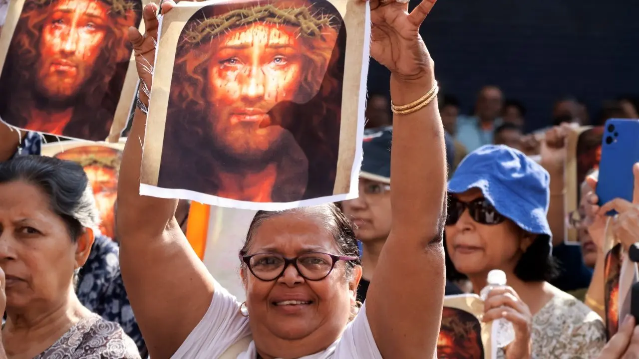 <p>The Good Friday procession at IC Church in Borivali saw devotees walking in reverence, observing the day that symbolises the crucifixion of Jesus Christ, with prayers and rituals highlighting themes of sacrifice and redemption</p>