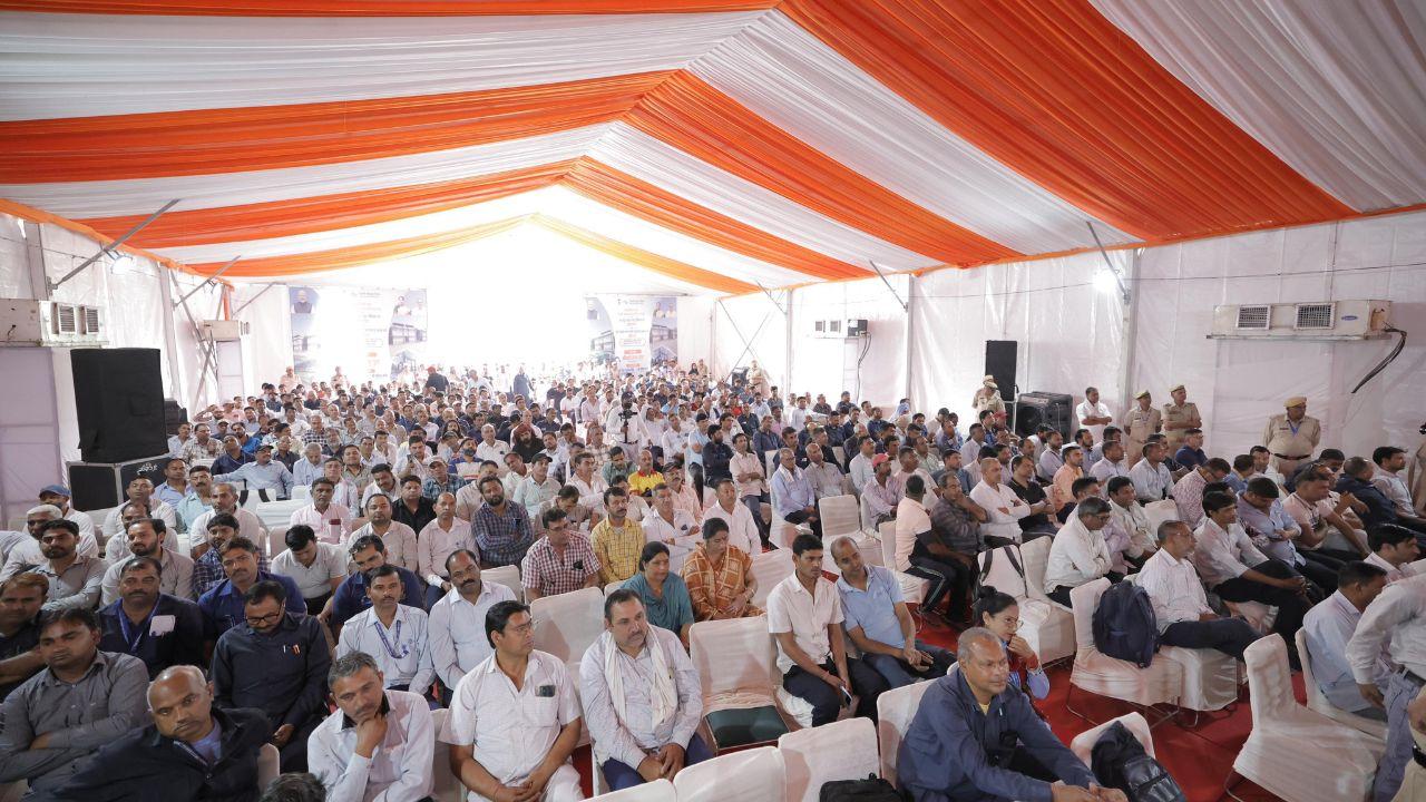 In a post on X, she said, "Our government is working in mission mode to fully convert Delhi's public transport to EVs. The number of... (electric) buses in Delhi has already exceeded 4500, with a target to reach 7000 by the end of 2026".&nbsp;