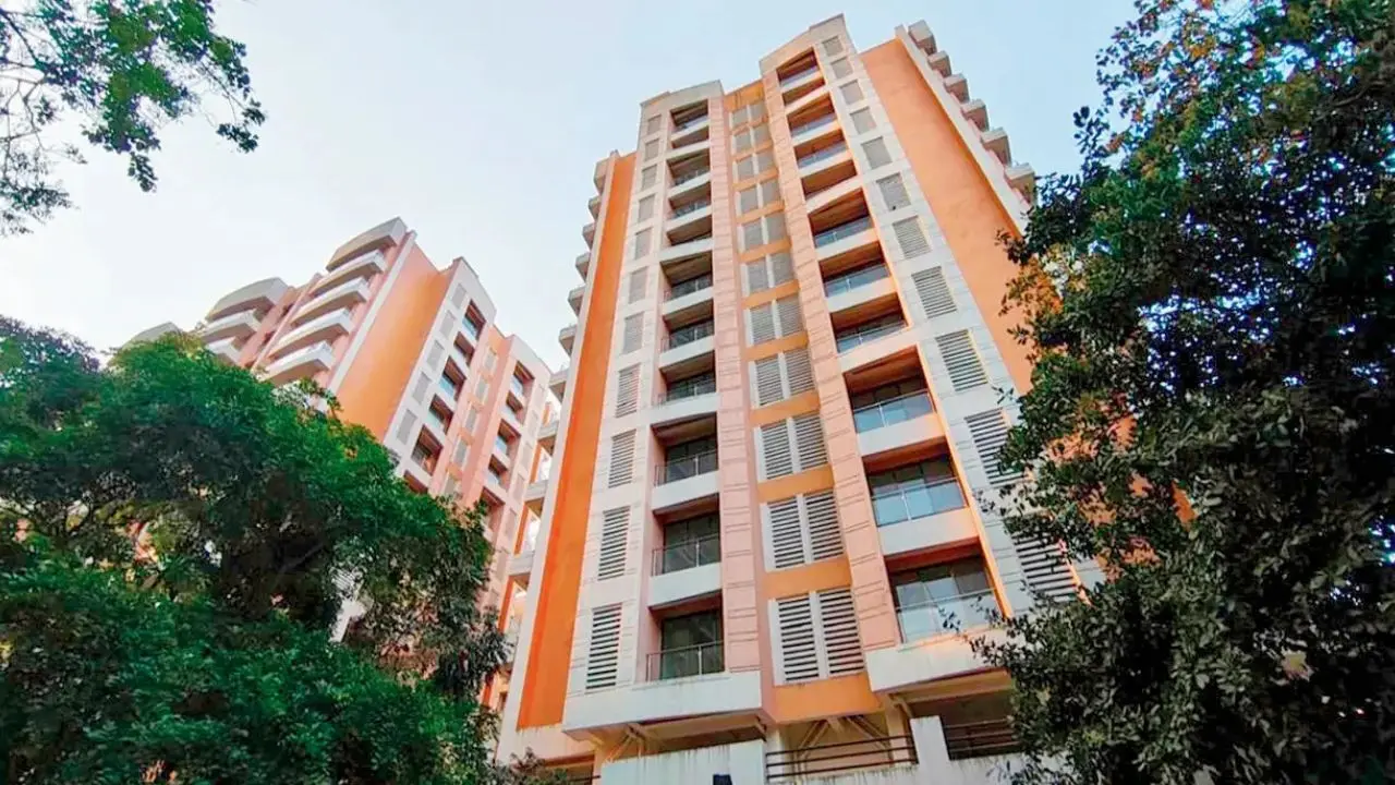 Mumbai LIVE: Patra Chawl residents continue hunger strike