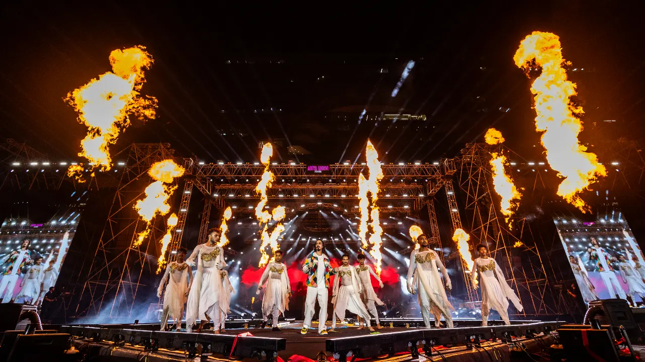 Opening the night with Mithada Maheman, the Gujarati folk singer, who is best known for Best known for tracks like Khalasi, had a setlist moved seamlessly between folk favourites and high-energy reinterpretations