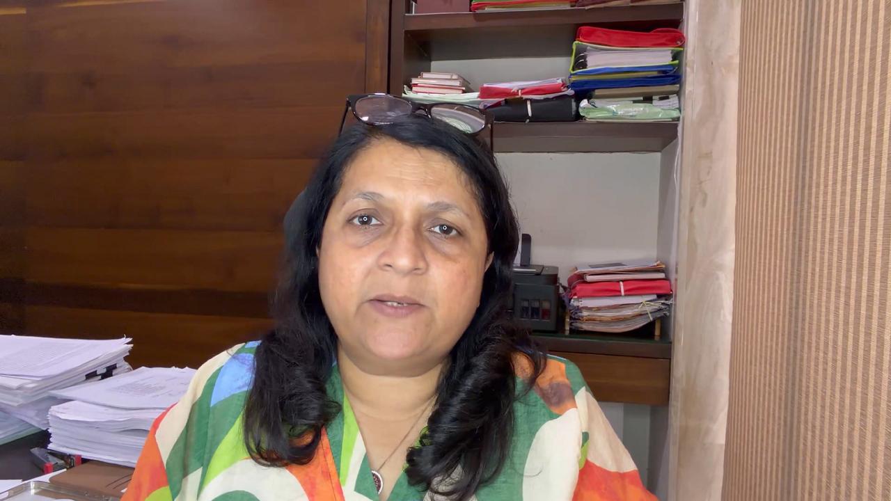 Anjali Damania alleges cop links to godman Ashok Kharat, seeks probe