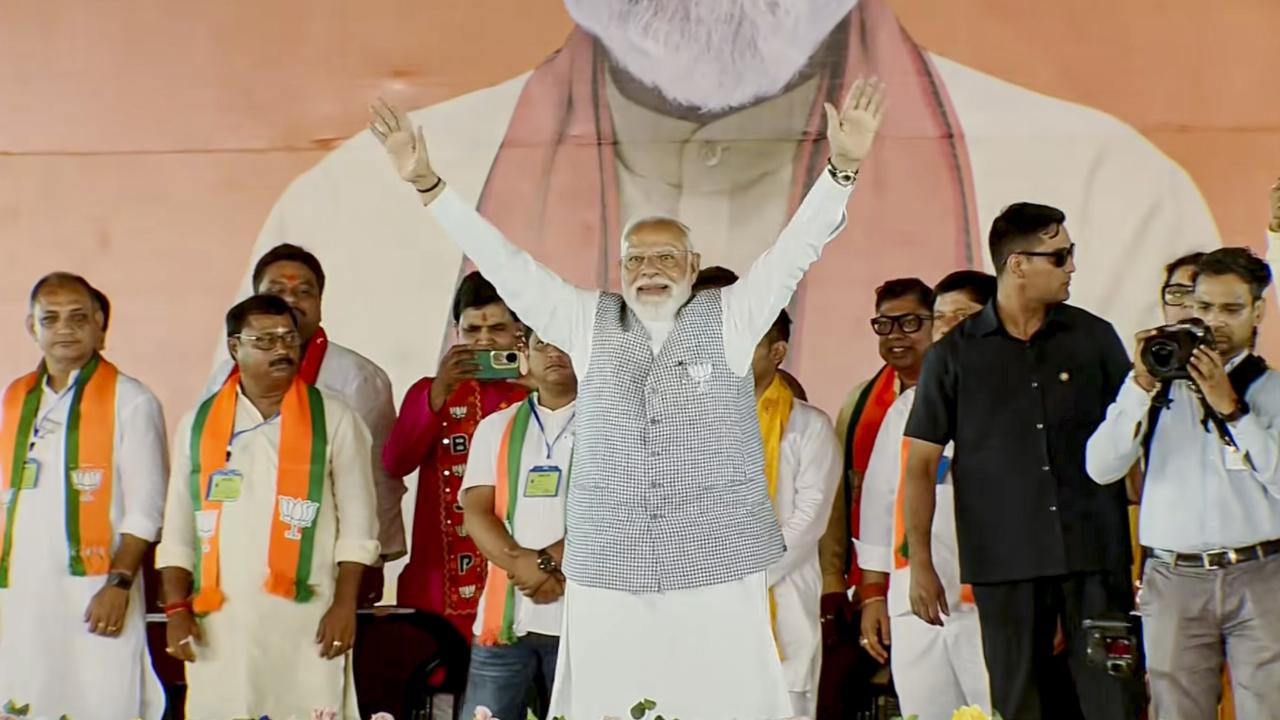  Prime Minister Narendra Modi at ‘Vijay Sankalp rally’ for West Bengal Assembly elections, in Barrackpore, North 24 Parganas district. Pic/PTI