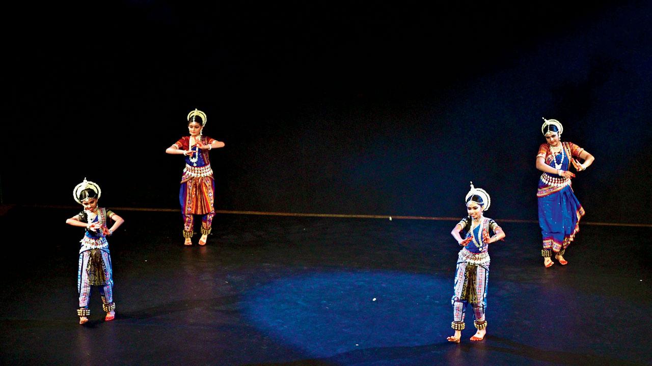 Asha Nambiar&rsquo;s Odissi students enchant the audience, showcasing delicate storytelling through rhythm, grace, and devotion