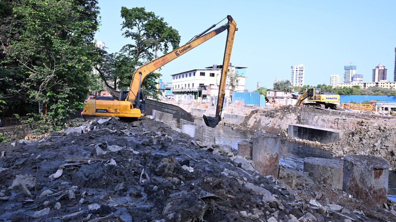 Mumbai: BMC sets May 31 deadline to clear drains, targets waterlogging hotspots