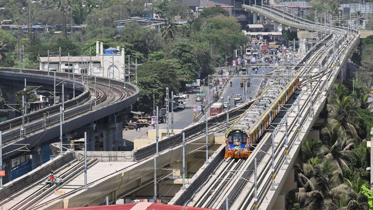 The newly launched train arrives at Dahisar Metro Station at Ghartan Pada, Dahisar East, in Mumbai. PIC/SATEJ SHINDE