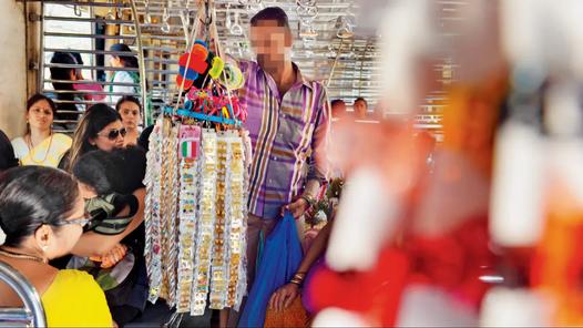 Commuter groups protest CR’s plan to allow vendors inside Mumbai local trains