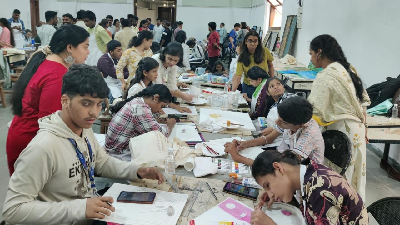 Sir JJ School hosts three-day workshop for specially-abled artists in Mumbai