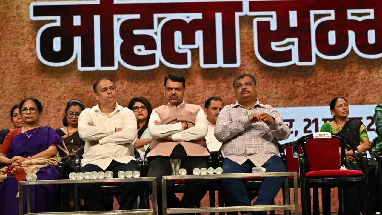 Chief Minister Fadnavis led the &lsquo;Mahila Shakti Jan Akrosh Morcha&rsquo; at NSCI Dome in Mumbai, joined by other senior leaders. Pic/ SAYYED SAMEER ABEDI