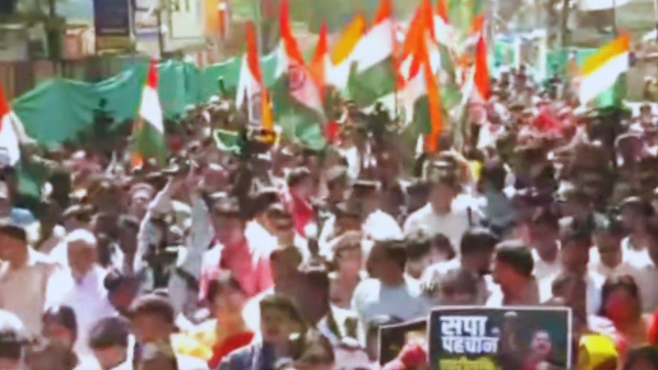 The rally proceeded from the Chief Minister's Residence to the Legislative Assembly. A large number of women joined the foot march. Women ministers from the state government also participated in the march