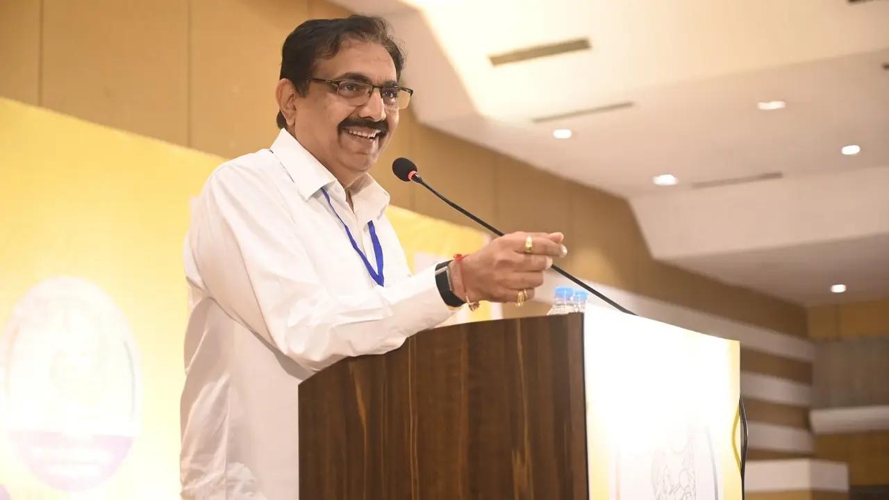 Jayant Patil flags onion price crash; growers blame both Centre and Opposition