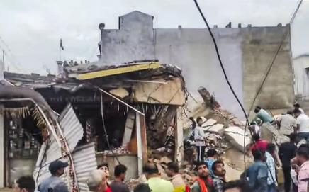 The structure, reportedly a hotel located near the Kotma bus stand, caved in at around 5.30 pm on Saturday. Pic/PTI