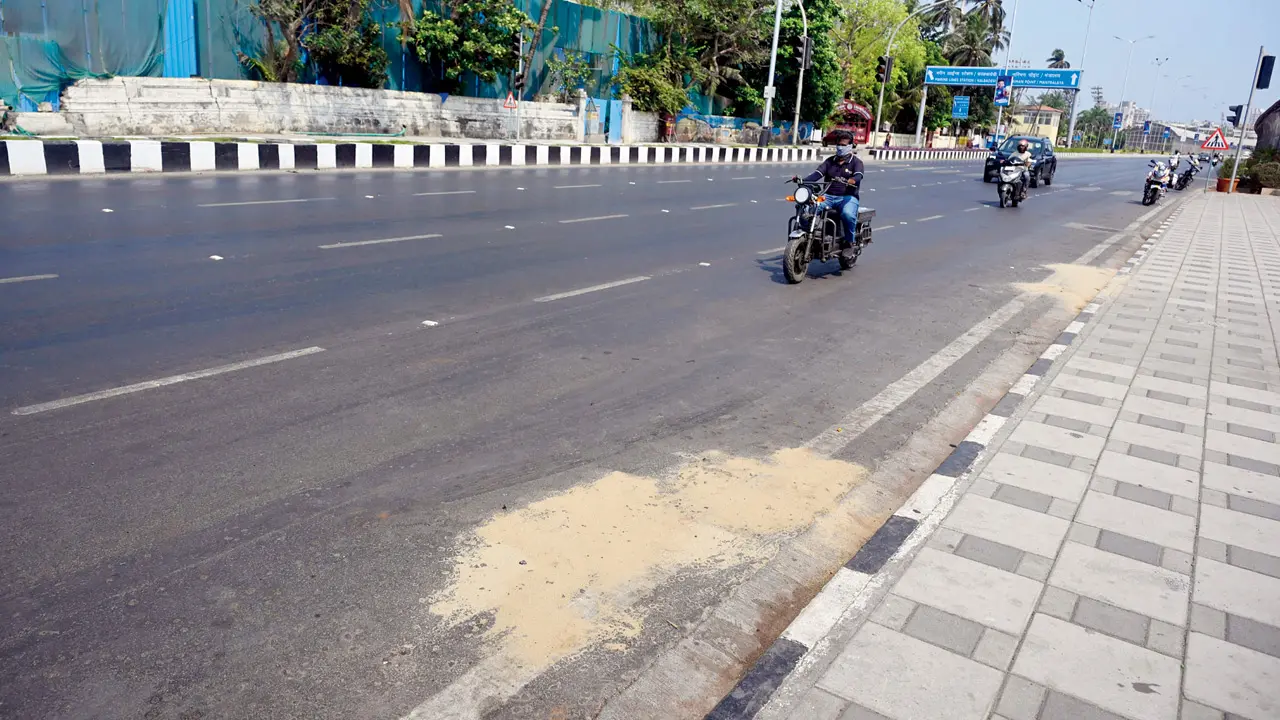 Spot where the incident occurred at Marine Drive. PICS/ASHISH RAJE