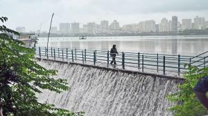 Mumbai seeks extra water amid weak monsoon fears