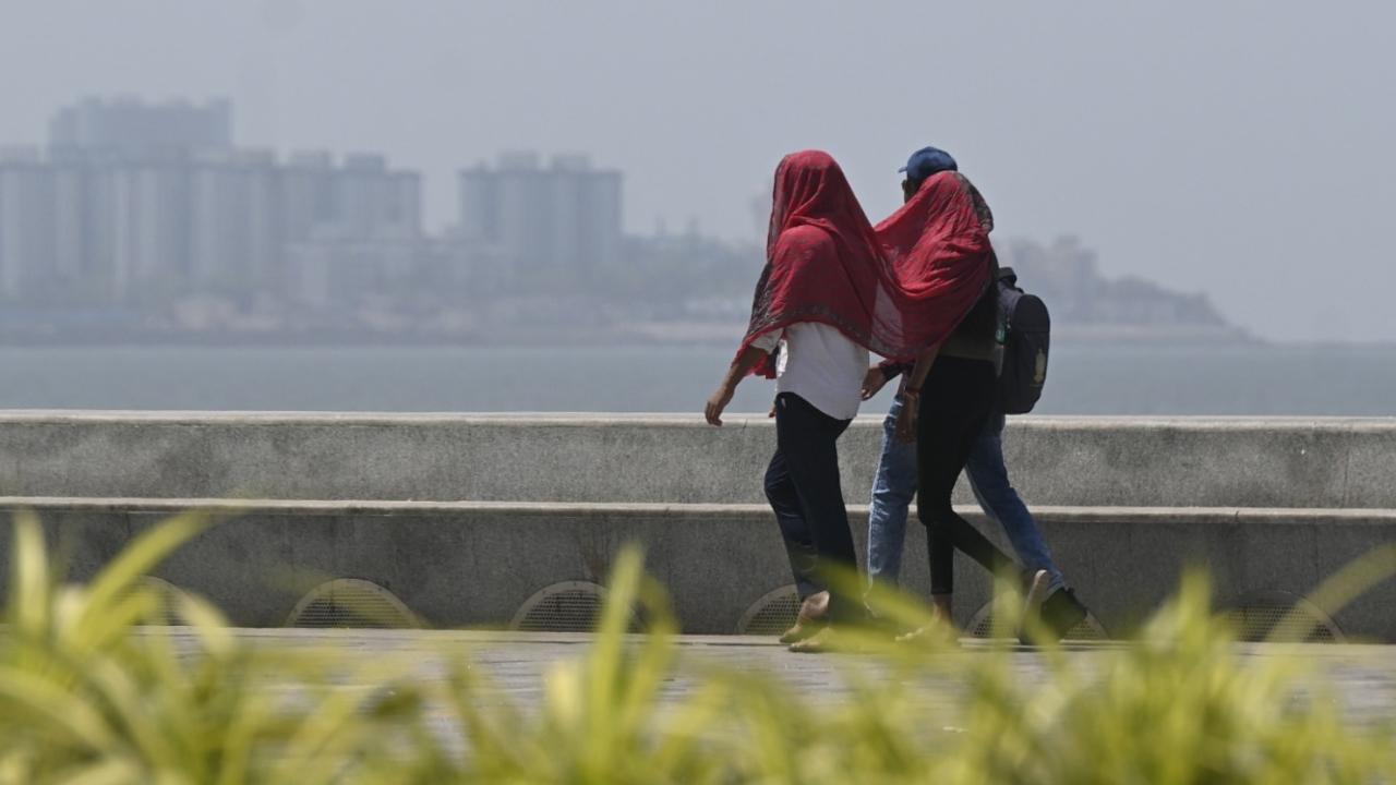 Jalgaon and Malegaon emerged among the hottest locations in the state, both recording maximum temperatures of 41 degrees Celsius on Sunday. Solapur closely followed at 41.4 degrees Celsius, while Sangli (40.3 degrees Celsius), and Jeur (40 degrees Celsius) also experienced intense heat conditions.
