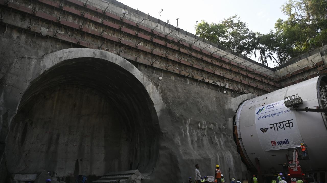 The project is being implemented by the Mumbai Metropolitan Region Development Authority (MMRDA). It consists of two parallel three-lane tunnels (one in each direction) with a dedicated emergency lane and cross-passages every 300 metres for safety