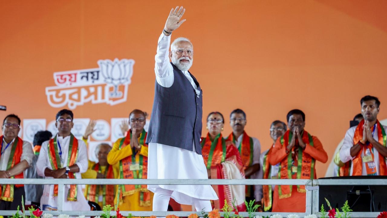 "Investments cannot be ushered in when an atmosphere of fear prevails. It can only happen when there is trust, which the BJP will bring in Bengal once it forms government here," PM Modi said, focusing on the party's industrial plank in the run-up to the polls.