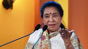 Maharashtra to establish music institute envisioned by Asha Bhosle: Fadnavis