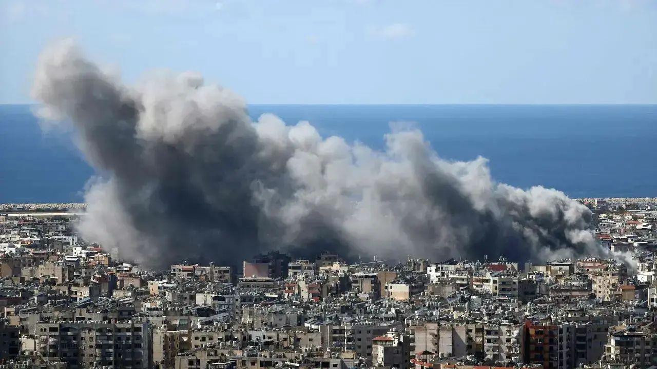 Drones iraníes atacan una empresa petroquímica de Bahréin y el incendio está bajo control