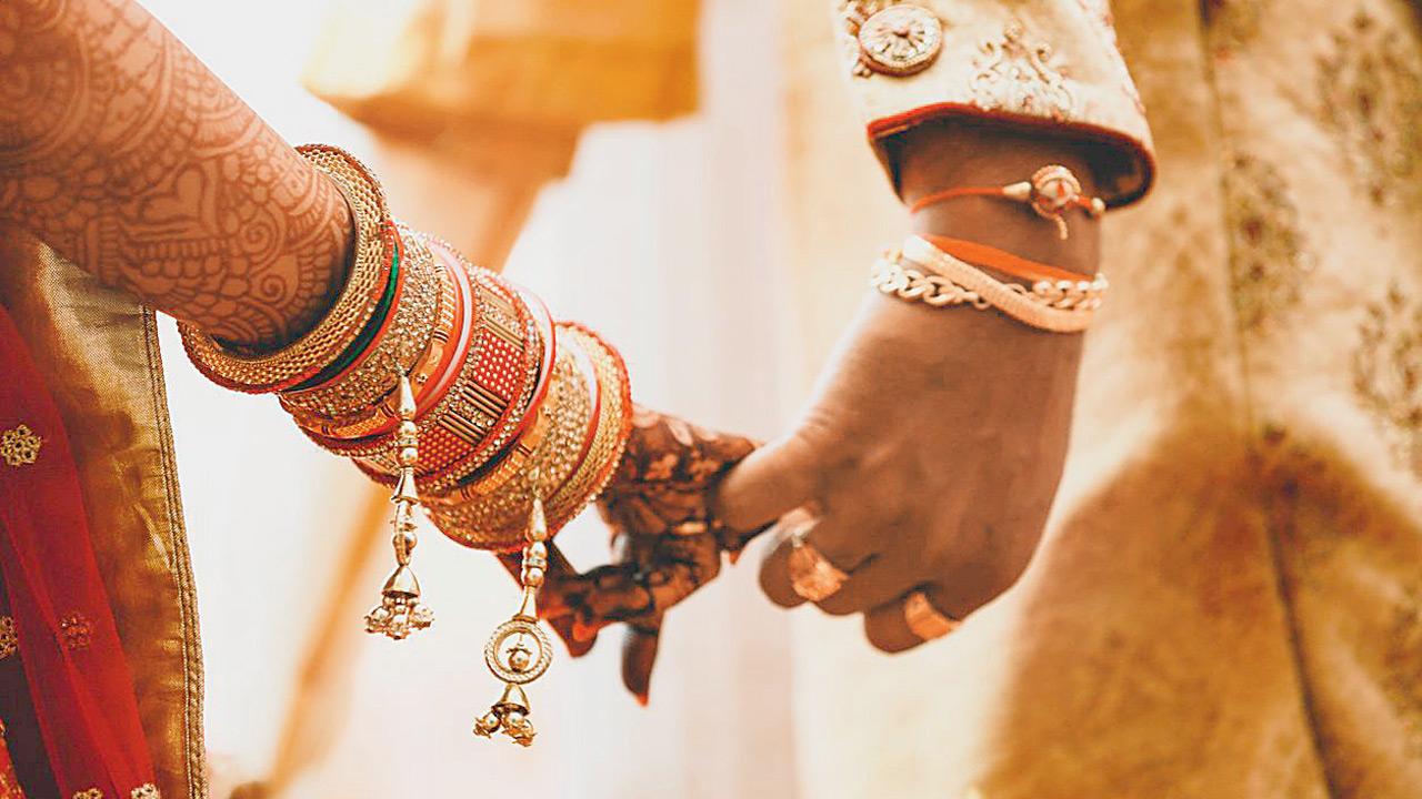 Madhya Pradesh: Bride, groom attacked by guests upset over liquor refusal