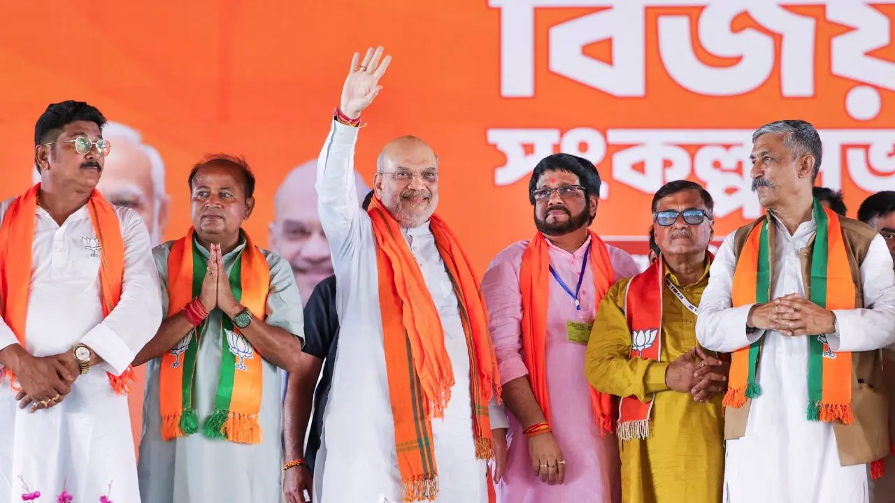 Union Home Minister Amit Shah addressing a rally in West Bengal (Pic/PTI)