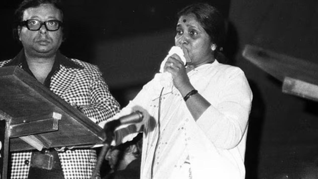 RD Burman was truly the wind beneath Asha's wings and this picture of them performing at a concert proves it.