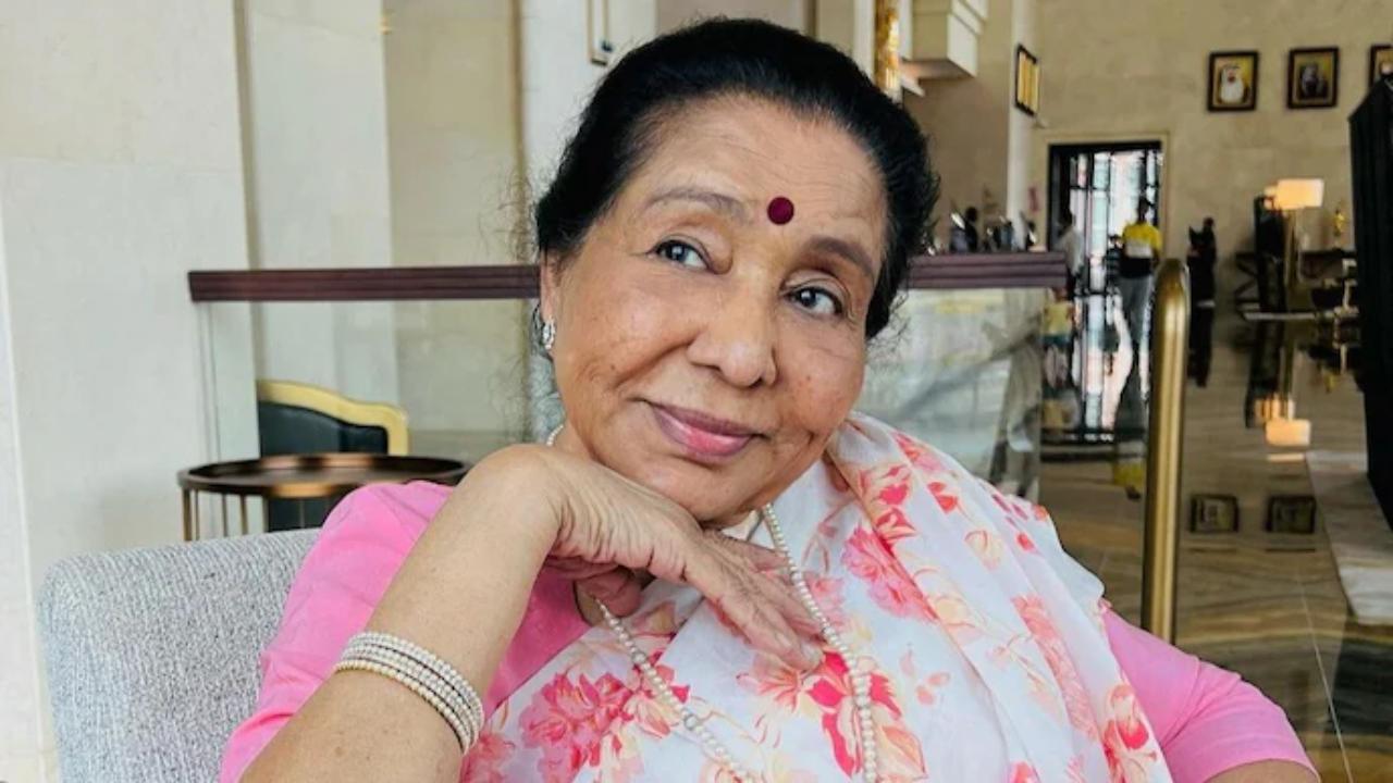 <p>Asha Bhosle was hospitalised in Mumbai due to age-related health complications, not a confirmed heart attack.</p> <p>Asha Bhosle was hospitalised in Mumbai due to age-related health complications, not a confirmed heart attack.</p>