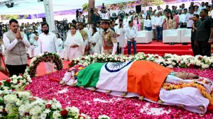 End of an era: Asha Bhosle cremated with full state honours at Shivaji Park 