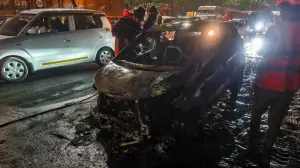 Car gutted in fire near Teen Hath Naka in Thane, driver escapes unhurt