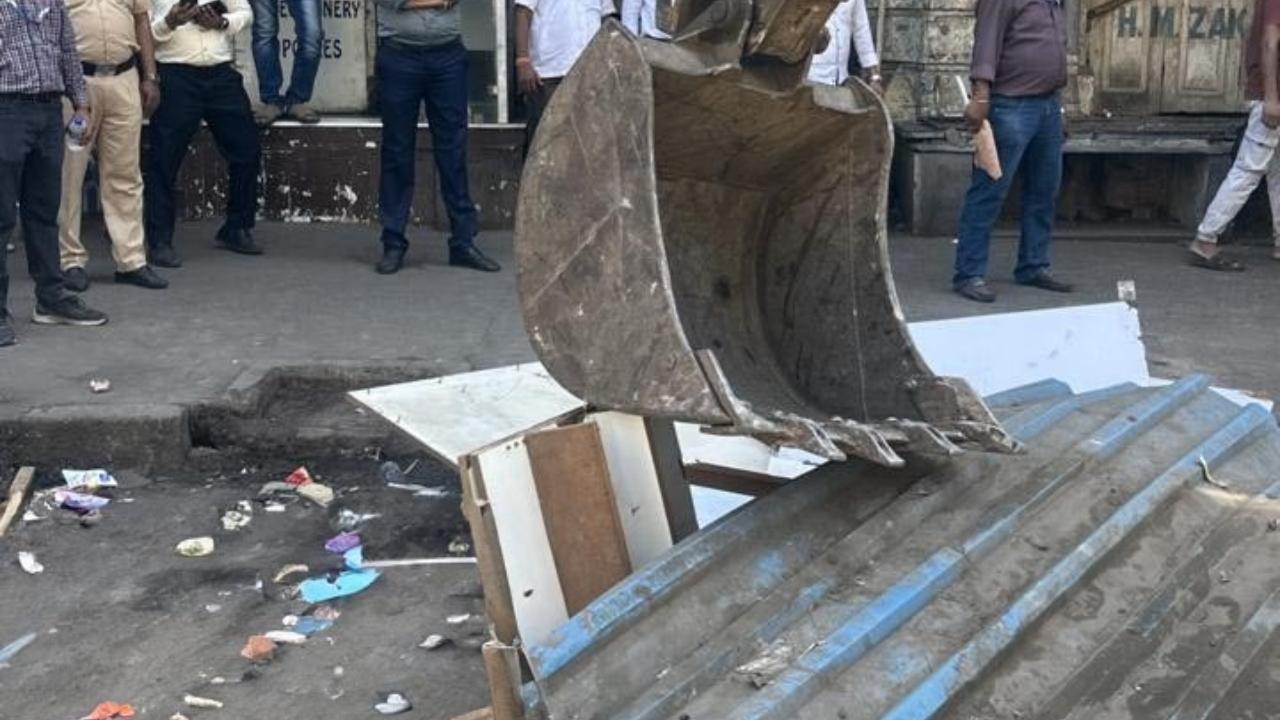 Civic authorities have said that similar drives against illegal constructions and hawkers will continue regularly to keep public spaces clear and accessible