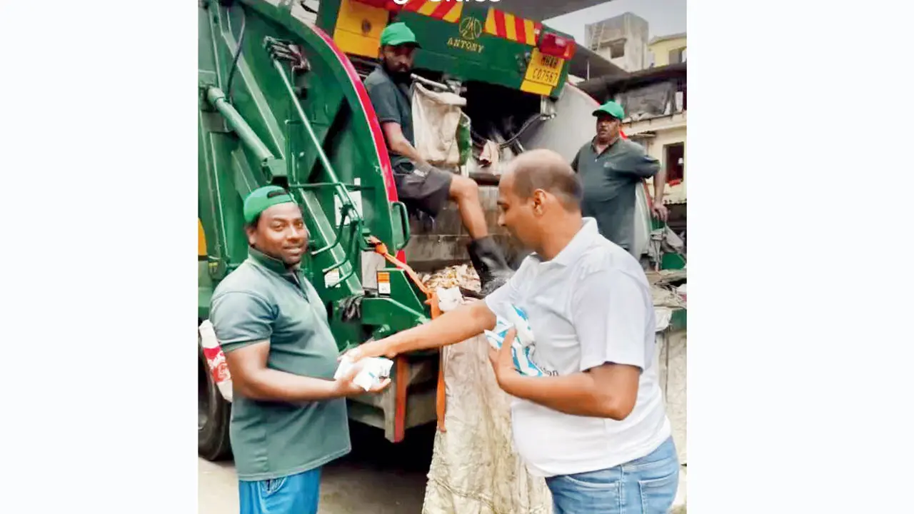 A volunteer distributes buttermilk during last year’s summer initiative. Pic Courtesy/GYF